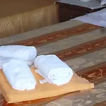 农家乐 拉利帕农家乐 *