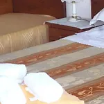 拉利帕农家乐 * 雷杰洛
