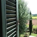 拉利帕农家乐 * 雷杰洛